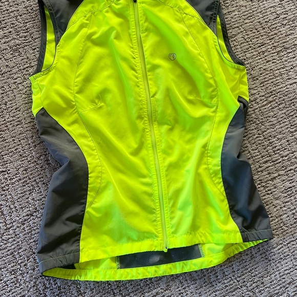 Zoot Aero Tri Top, Tri Shorts and Vest - Picture 10 of 12